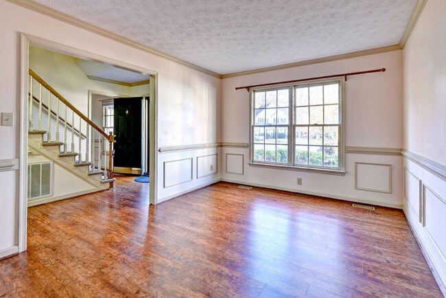 Building Photo - 411 Willards Way