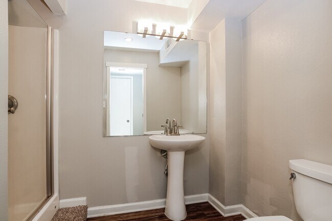 Building Photo - 17803 S Cypress Villas Dr