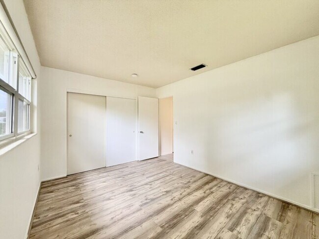 Building Photo - 4149 Prudence Dr