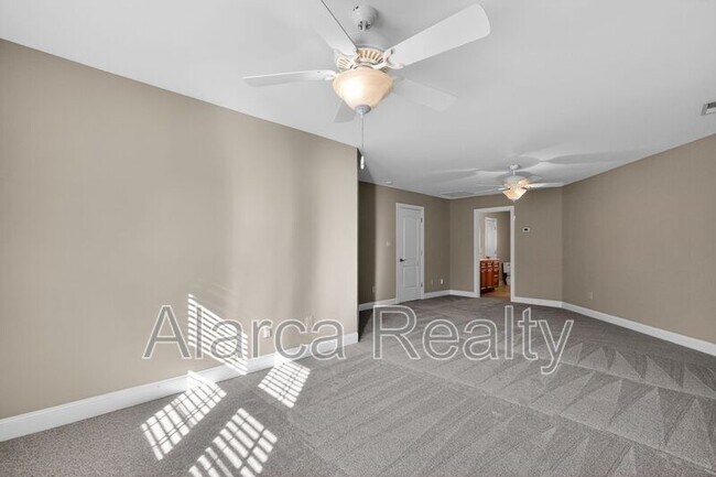 Building Photo - 8723 Whistlers Chase Dr