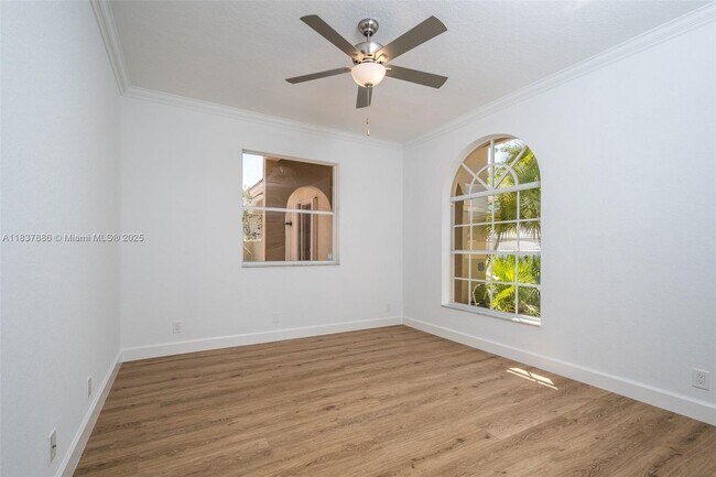 Building Photo - 2664 Edgewater Dr