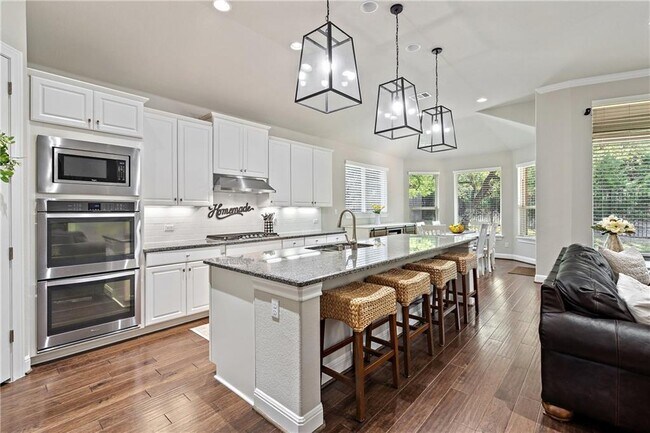 Building Photo - 4304 Valley Oaks Dr