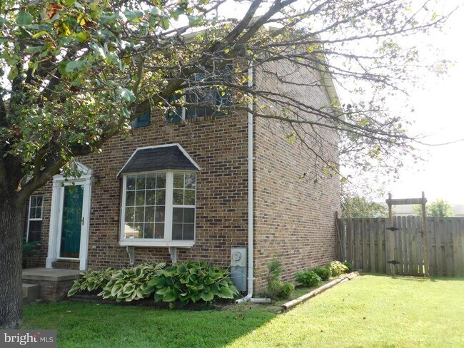 Building Photo - 214 Banbury Terrace