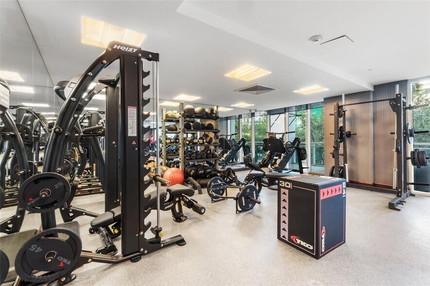 Building Photo - 951 Brickell Ave