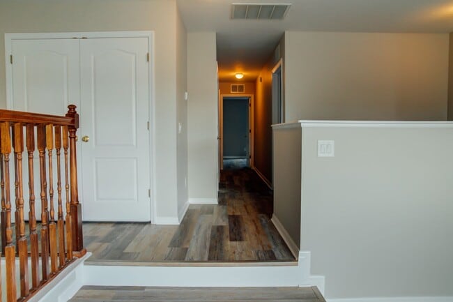 Building Photo - Elegant 5-Bedroom Pool Home with 3-Car Gar...