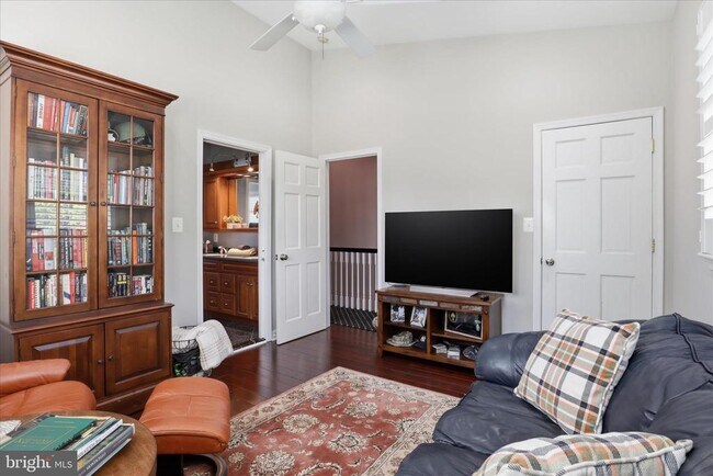 Building Photo - 5202 Garner St