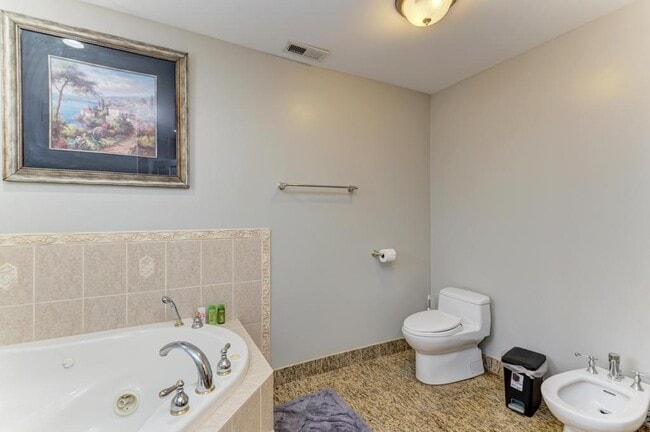 Building Photo - 4544 N Oriole Ave