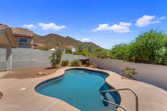 Building Photo - 13867 E Paradise Ln