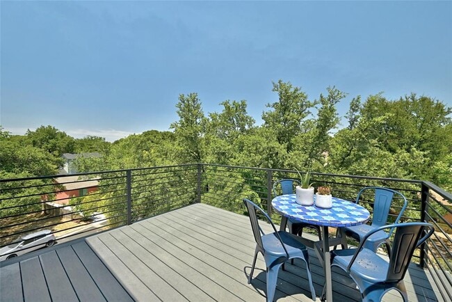 Building Photo - 2909 Kuhlman Ave