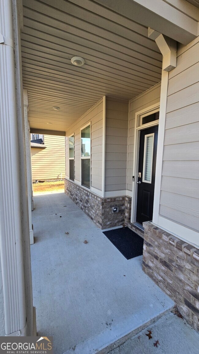 Building Photo - 13106 Vista Dr SE