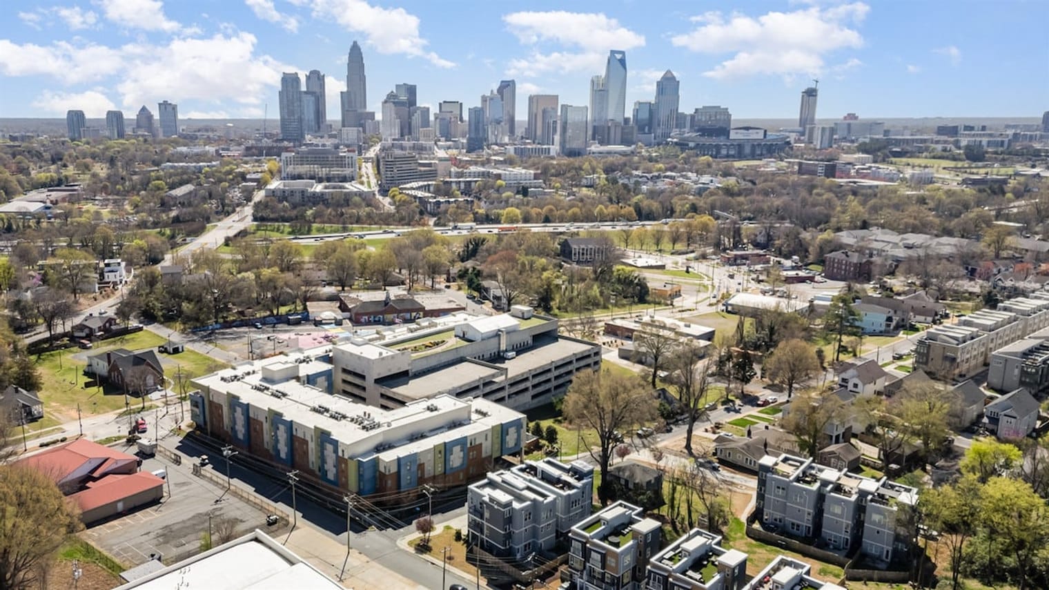 Building Photo - 1659 Duckworth Ave