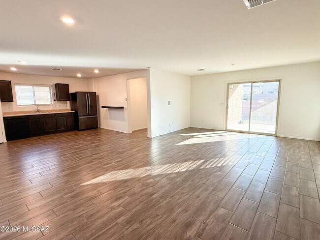 Building Photo - 12253 N Sutter Dr