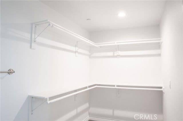 Building Photo - 14622 Vanowen St