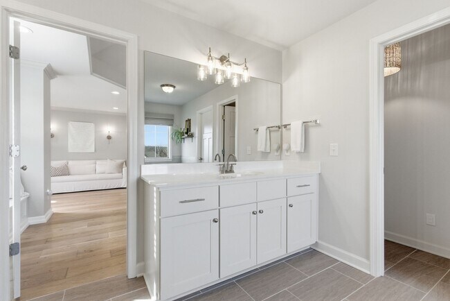 Building Photo - 2046 Lequire Ln