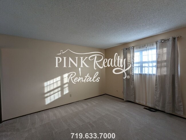 Building Photo - 4025 Cantrell Dr