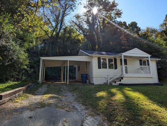 Building Photo - 2 Bedroom Red Bank House