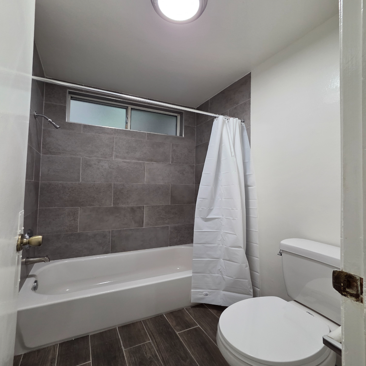 Building Photo - 3841 Mentone Ave