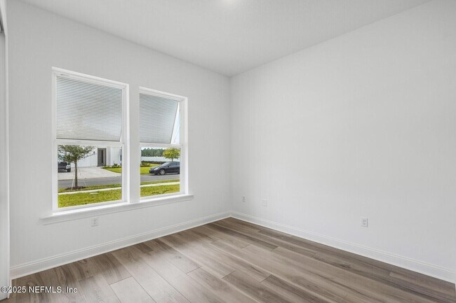 Building Photo - 174 Pine Leaf Dr