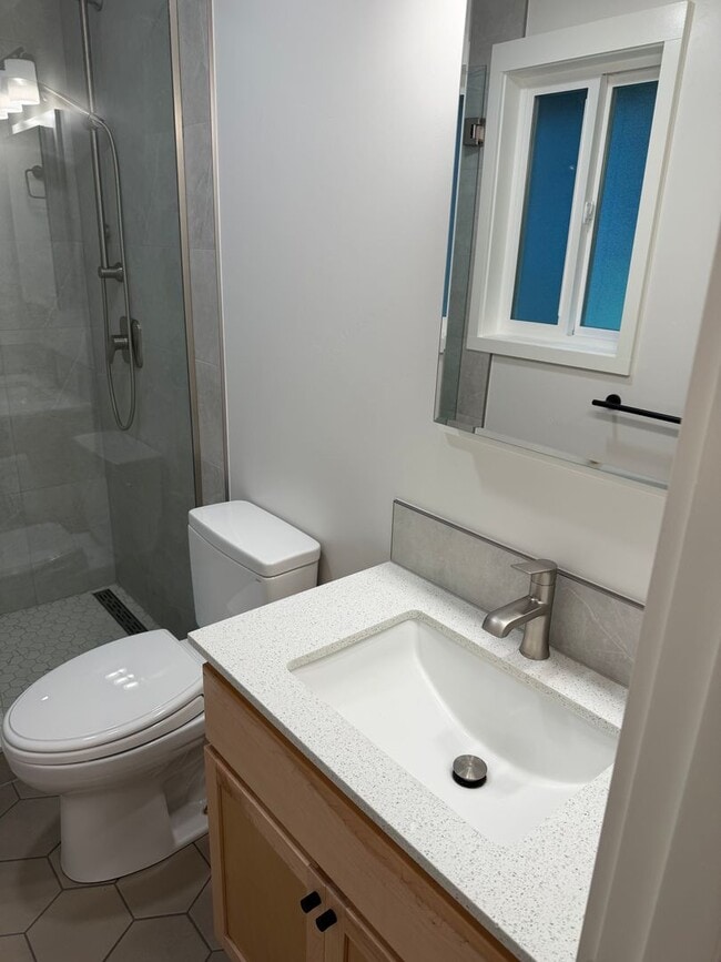 Building Photo - Beautiful 4 bedroom, 3 bathroom home in Eugene!