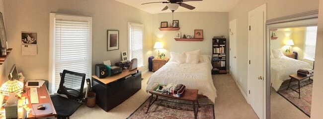 Building Photo - Green Hills living at its best.  2 BR 2.5 ...