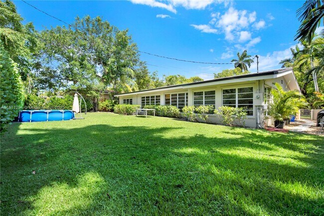 Building Photo - 535 Palermo Ave