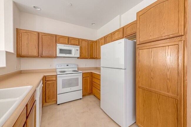 Building Photo - Modern 3-Bedroom North-End Condo Near Canyon View Park & Mesa Mall