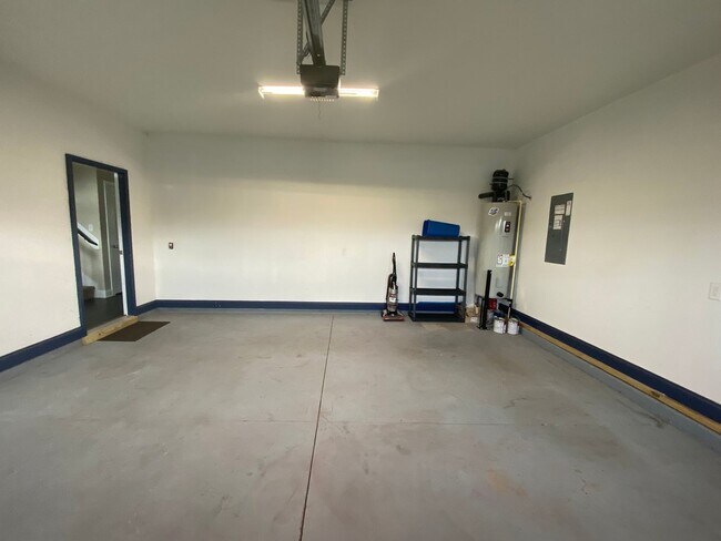 Building Photo - 4 Bedroom Sneads Ferry Home for Rent