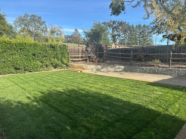 Building Photo - 2061 Monticello Rd