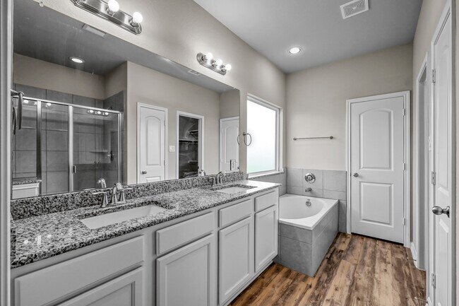 Building Photo - 11107 Lulu Ln
