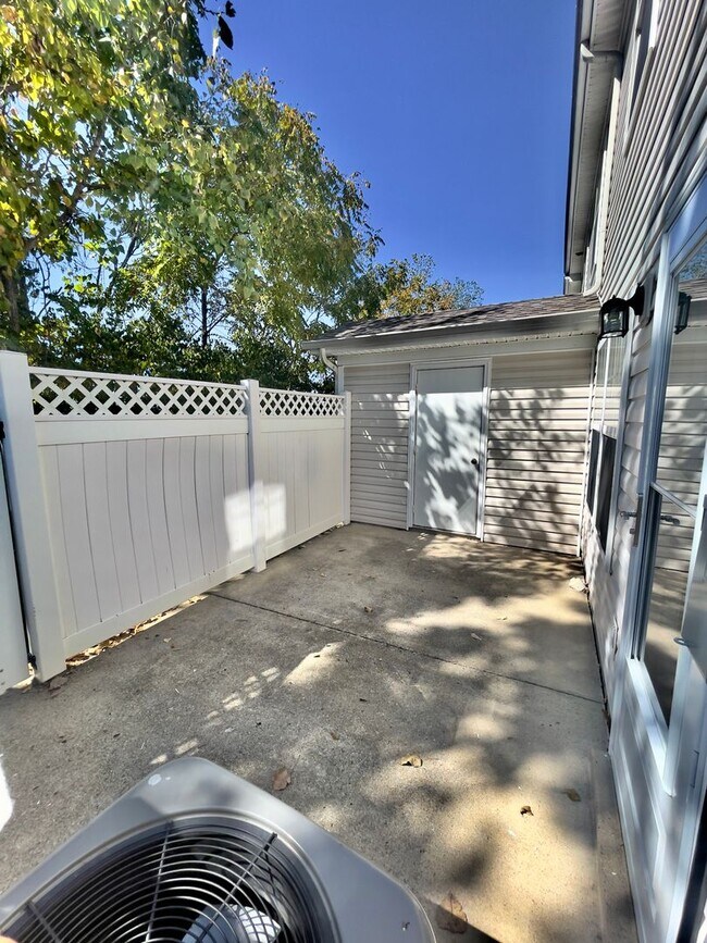 Building Photo - Perfect For Roommates!