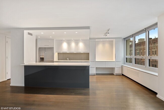 Building Photo - 88 W Schiller St