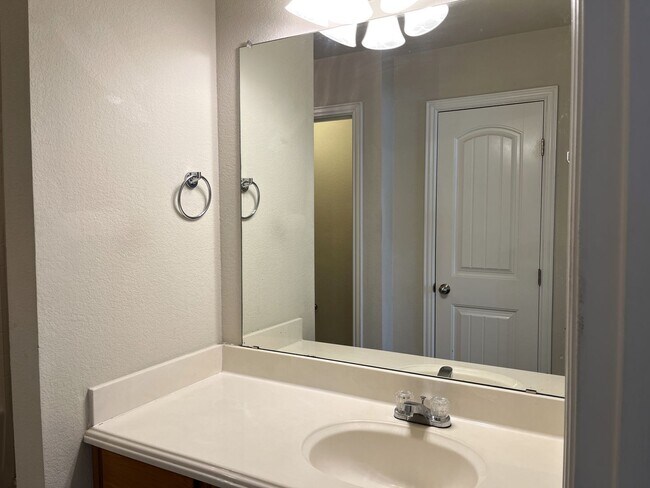 Building Photo - Sunwest Village Duplex