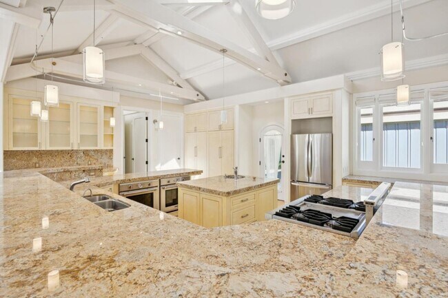 Building Photo - 39 Faxon Rd