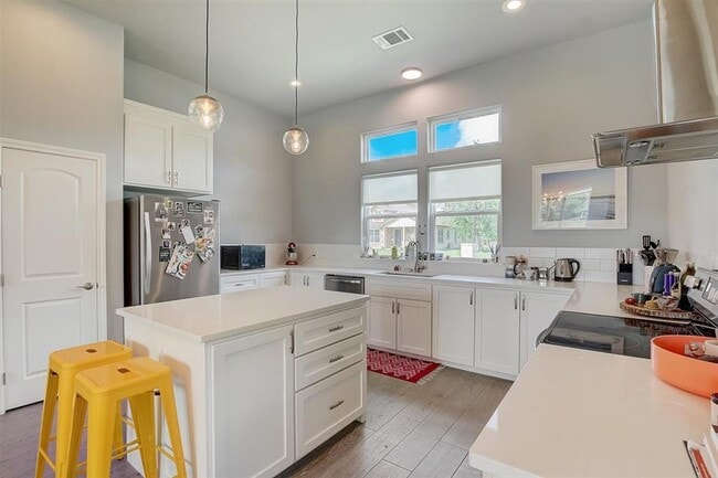 Building Photo - 121 Naalehu Ct