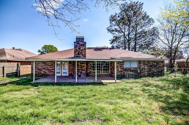 Building Photo - 1407 Akron Dr