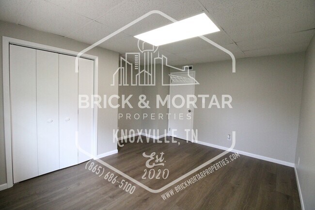 Building Photo - 165 Tallent Way