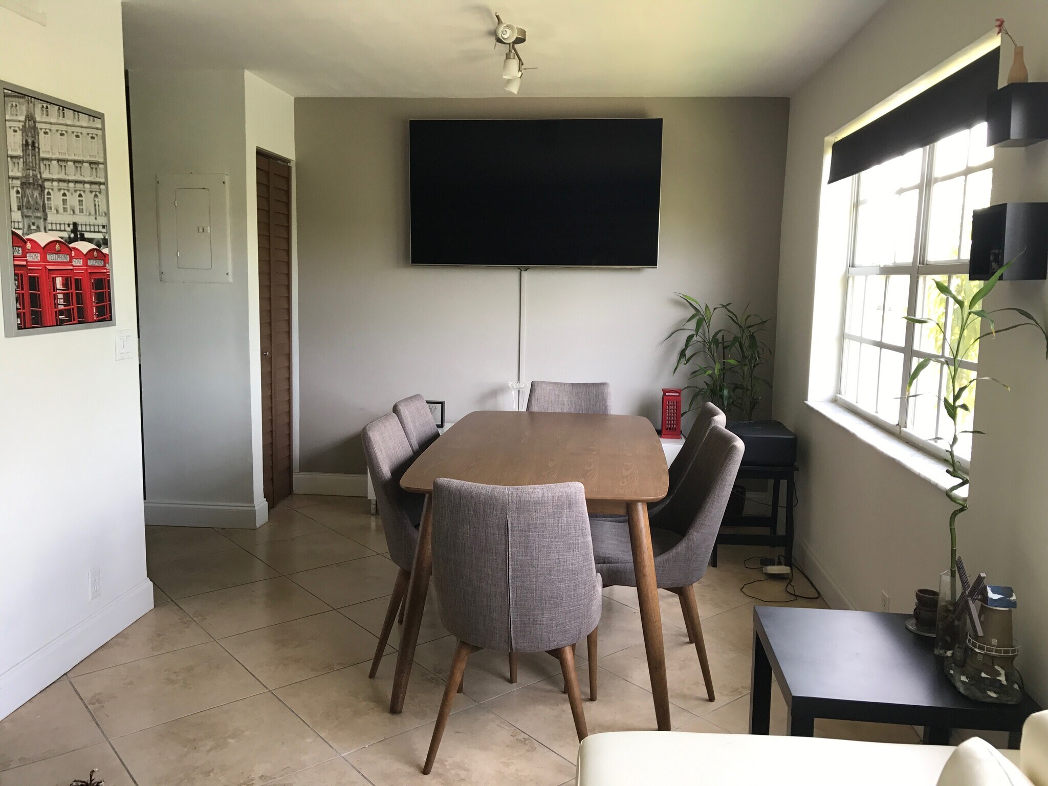 Building Photo - 8621 SW 5th St