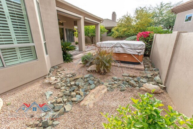 Building Photo - 9562 E Cavalry Dr