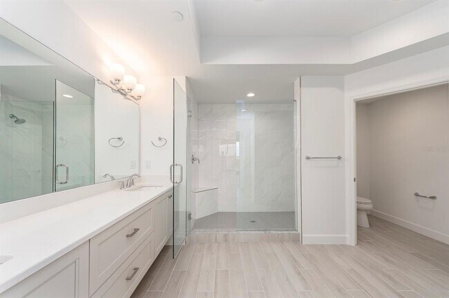 Building Photo - 125 Island Way