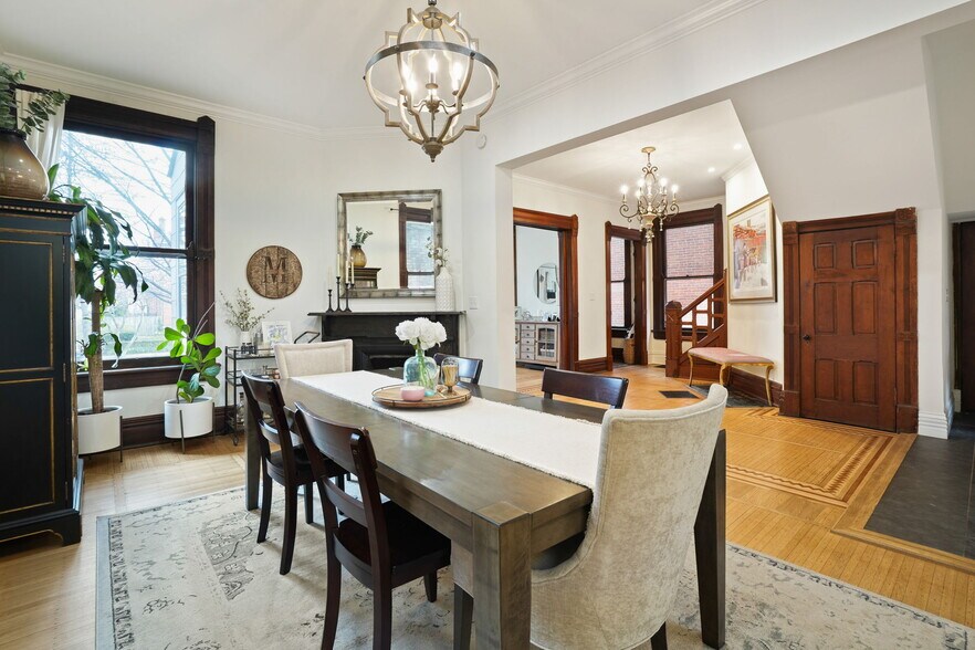 Building Photo - 77 W 2nd Ave