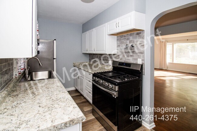 Building Photo - 2420 21st St