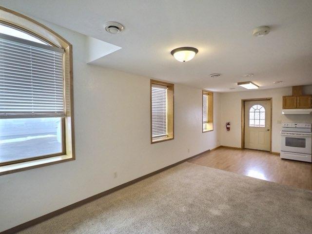 Building Photo - 823 Main St