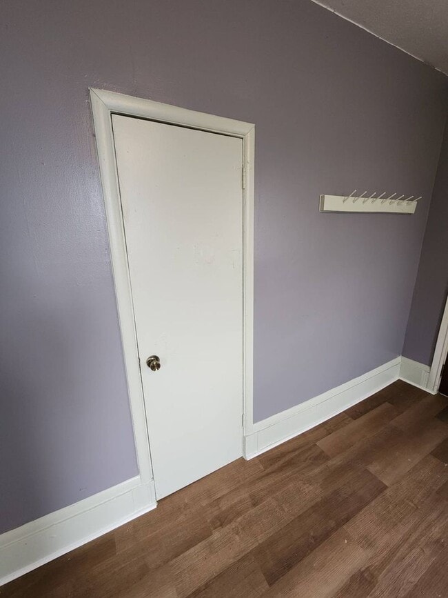 Building Photo - 521 W 14th St