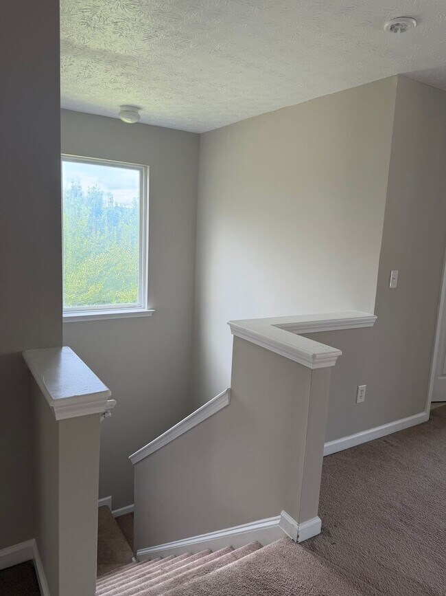 Building Photo - 6262 Shoreview Cir