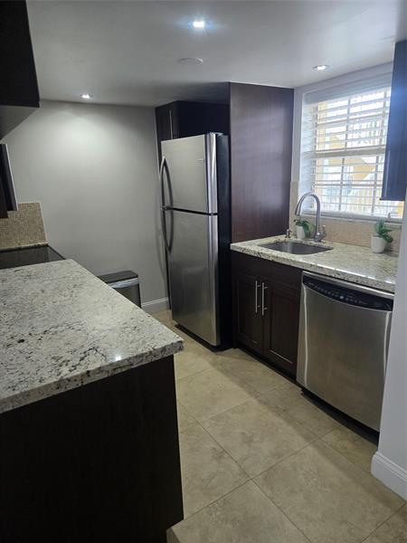 Building Photo - 6323 La Costa Dr