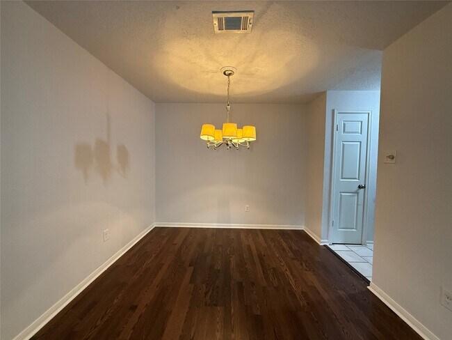 Building Photo - 2125 Augusta Dr