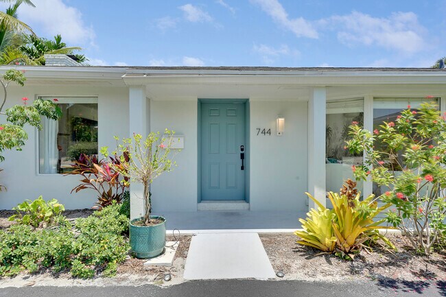 Building Photo - 744 Eastwind Dr