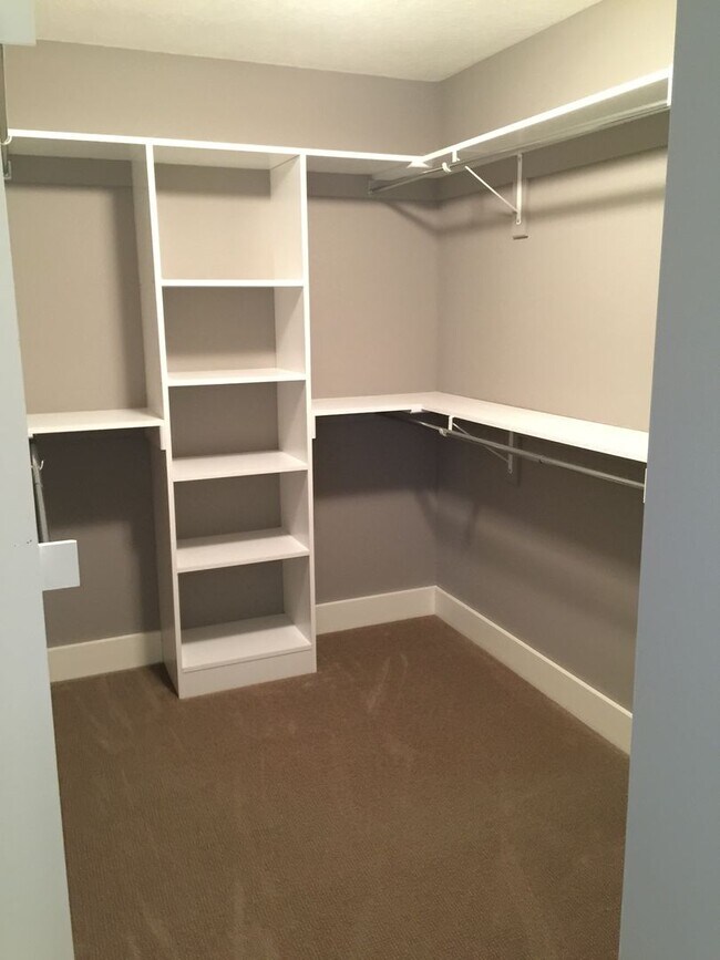 Building Photo - 2979 Creekside Ct