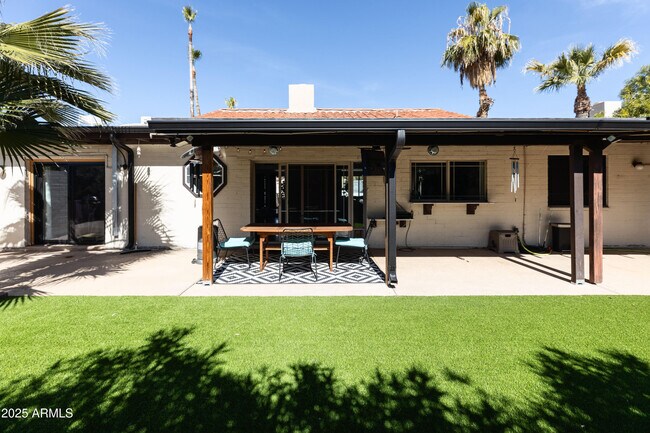 Building Photo - 4317 E Ludlow Dr