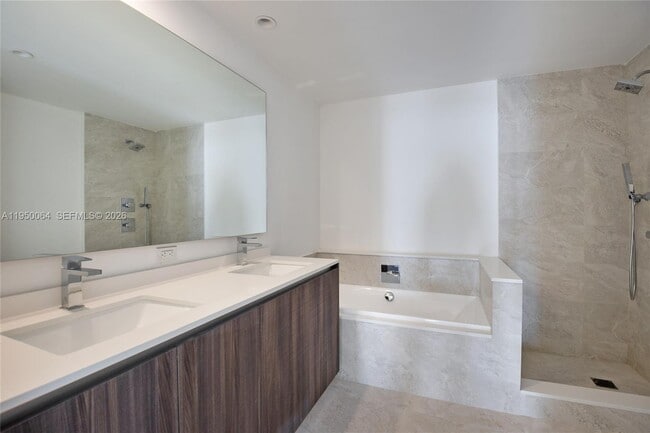 Building Photo - 488 NE 18th St